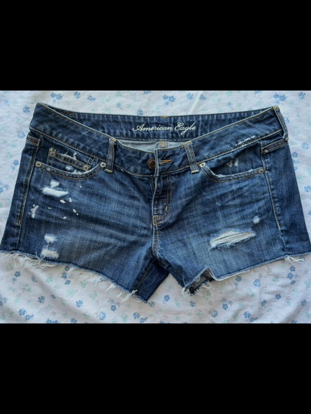 American Eagle Distressed Denim Shorts Size 10 Medium Wash Raw Hem